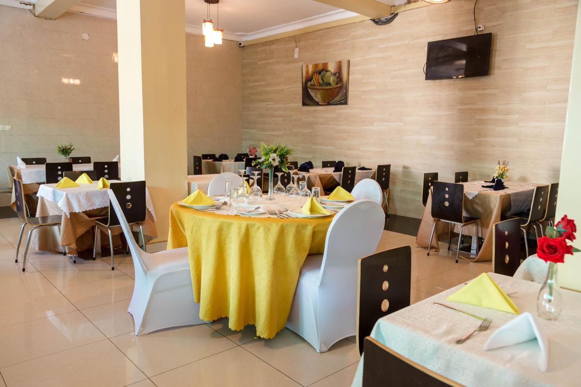 Olympic Hotel Кигали Экстерьер фото