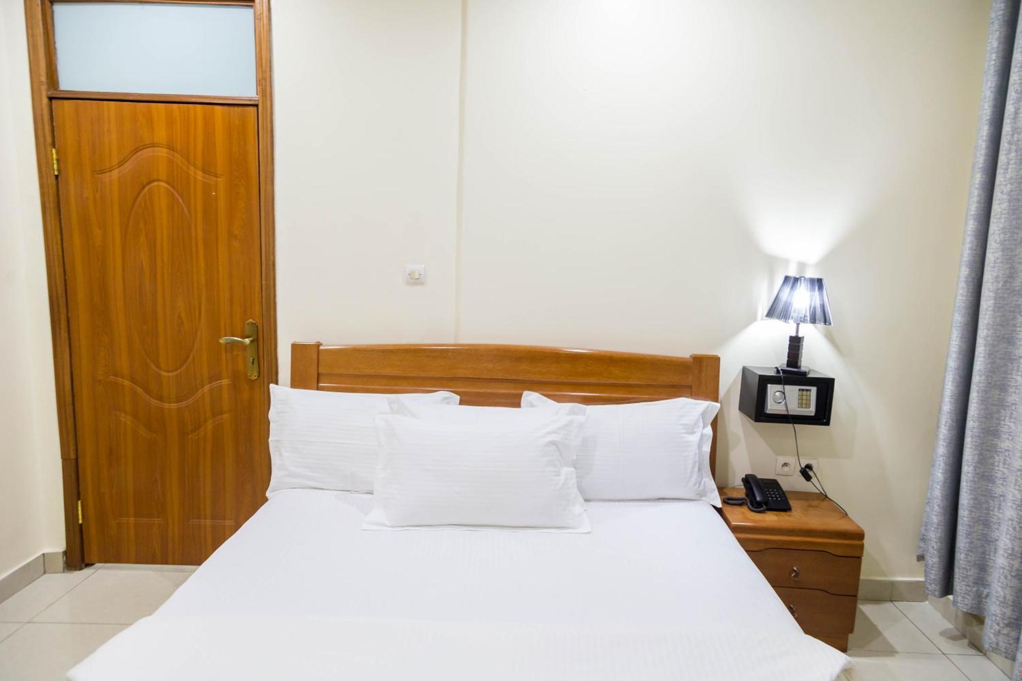 Olympic Hotel Кигали Экстерьер фото